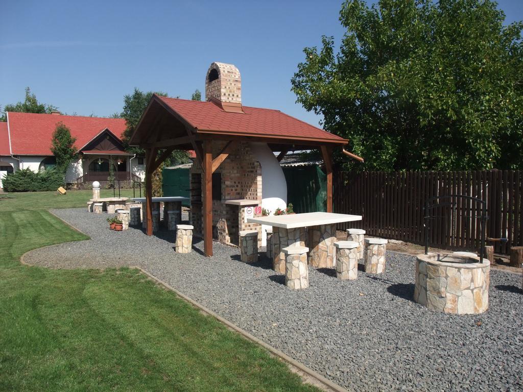 Hotel Sovirag Vendeghaz Hortobágy Exterior foto