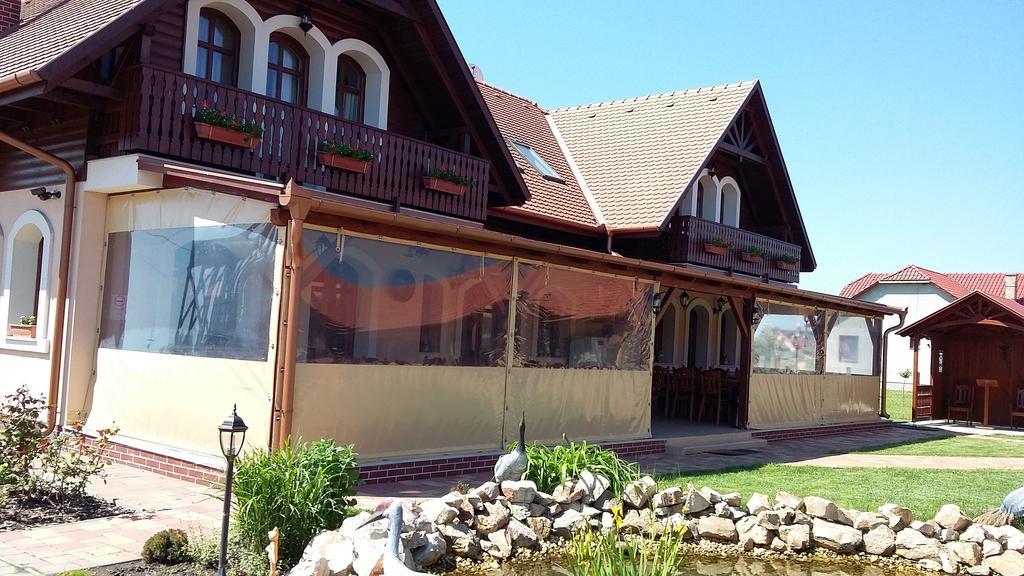 Hotel Sovirag Vendeghaz Hortobágy Exterior foto