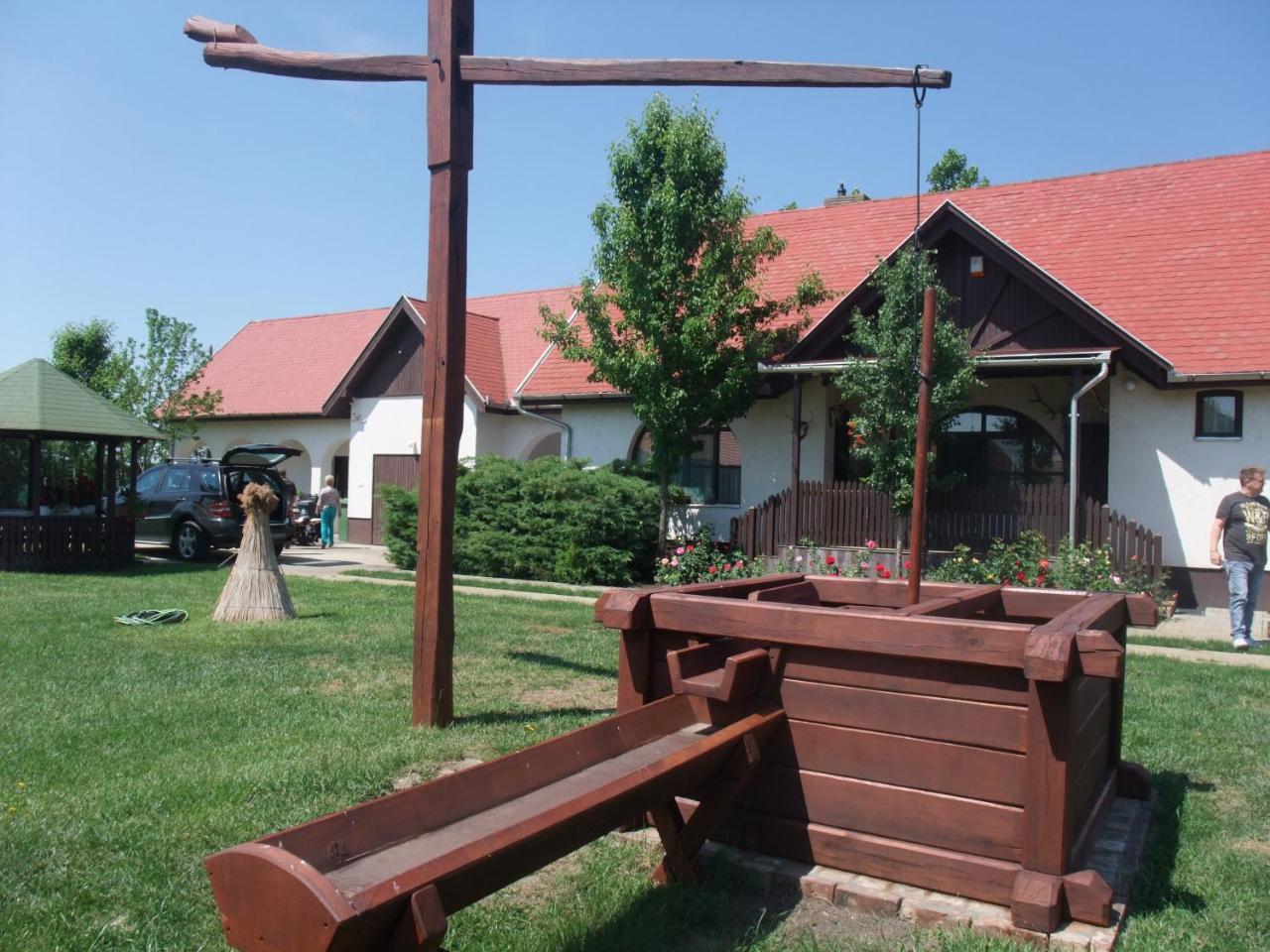 Hotel Sovirag Vendeghaz Hortobágy Exterior foto