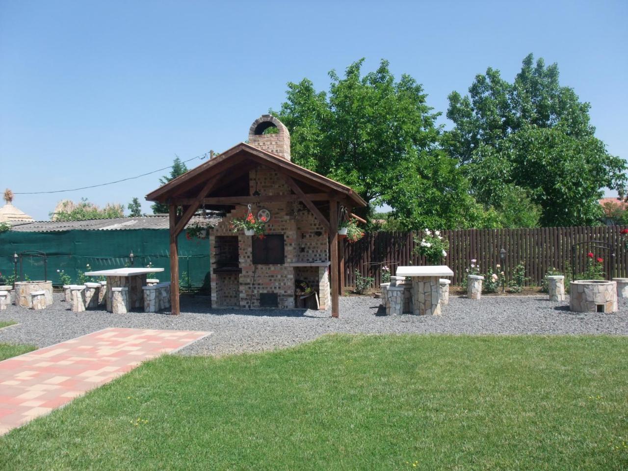 Hotel Sovirag Vendeghaz Hortobágy Exterior foto